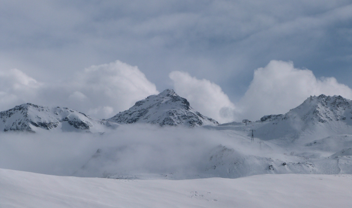 View towards Grand Fond Val Thorens snow report 9/3/13 - view towards Grand Fond