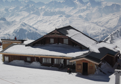Freeride cafe Val Thorens mountain restaurants - Freeride Cafe, at the top of the Cime de Caron, in the Caron sector of the Val Thorens ski area.
