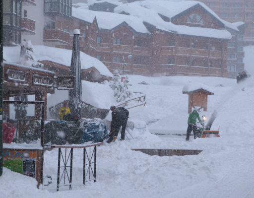 Clearing a terrace Val Thorens snow report 2nd Feb 2013 - clearing restaurant terrace