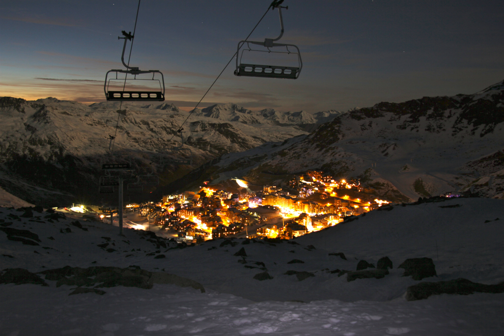 Evening view of Val Thorens from Cascades, 13th December 2016 Evening view of Val Thorens from Cascades, 13th December 2016
