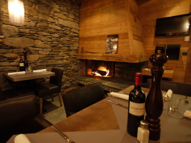 Fire Cafe Face West, Val Thorens - fire