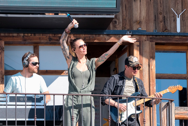 Music at La Folie Douce, Val Thorens
