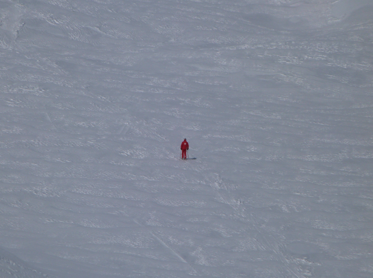 Lone skier Val Thorens snow report 16 Mar 2013 - lone skier
