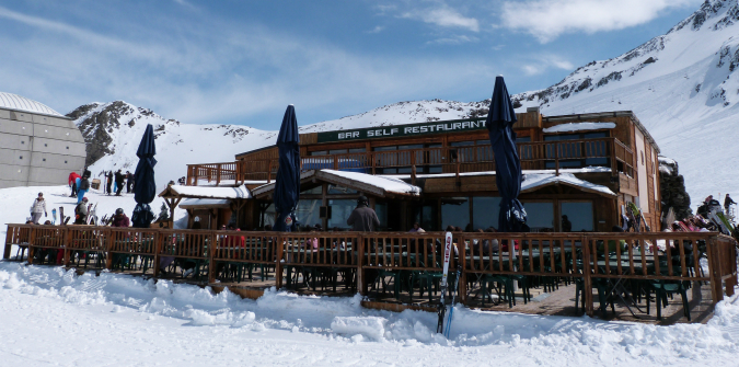Les Aiguilles de Peclet Val Thorens mountain restaurants. Les Aiguilles de Peclet mountain restaurant, in the Peclet sector of the Val Thorens ski area.