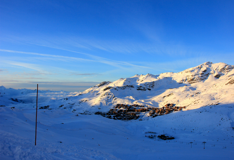 Val Thorens from the Rhodos piste Val Thorens from the Rhodos piste