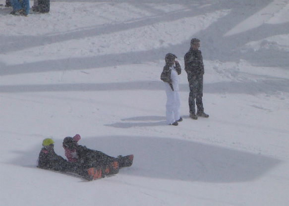 Snowboarders Val Thorens snow report, 20th April 13 - snowboarders by Campagnol magic carpet