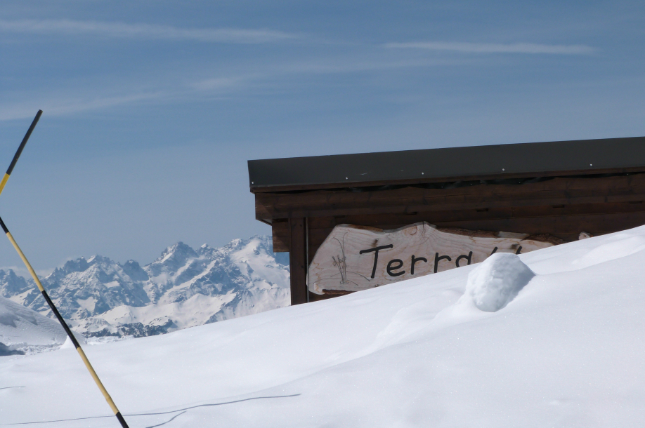 Terrace of Freeride cafe, Caron, Val Thorens Terrace of Freeride cafe, Caron, Val Thorens